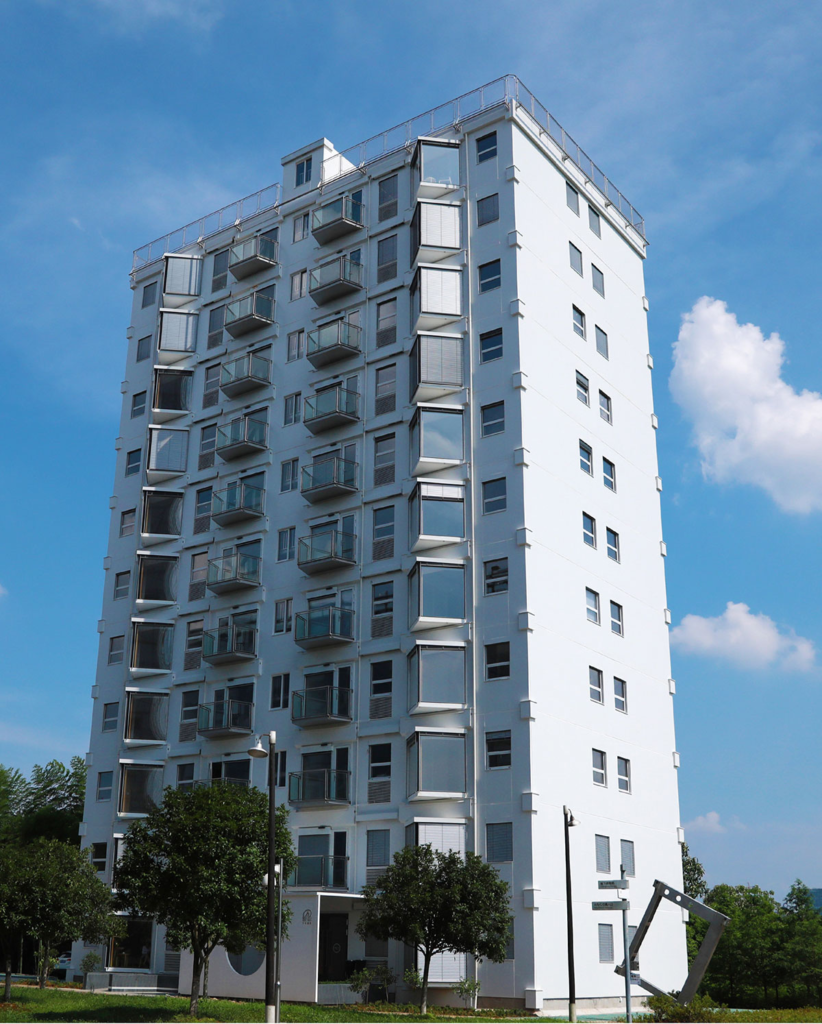 100 feet 10-Story Building